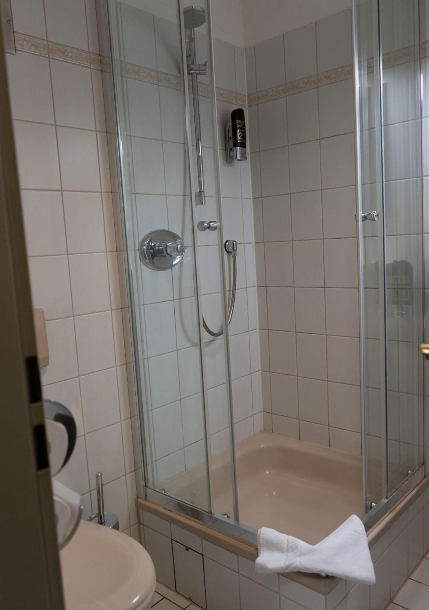 Gaststaette Zur Eiche Hotell Hannover Eksteriør bilde