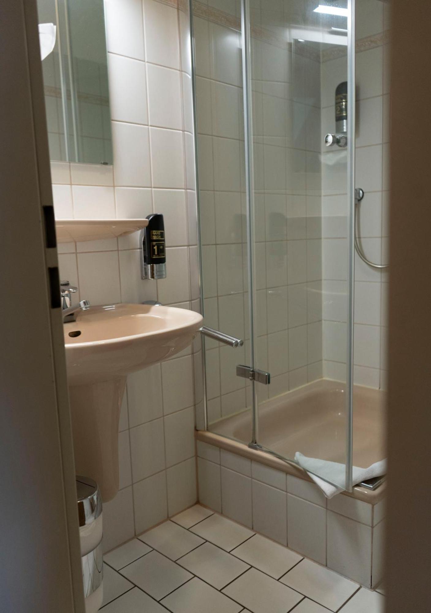 Gaststaette Zur Eiche Hotell Hannover Eksteriør bilde