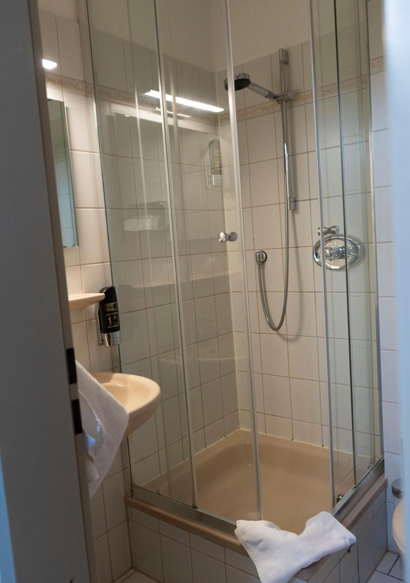 Gaststaette Zur Eiche Hotell Hannover Eksteriør bilde