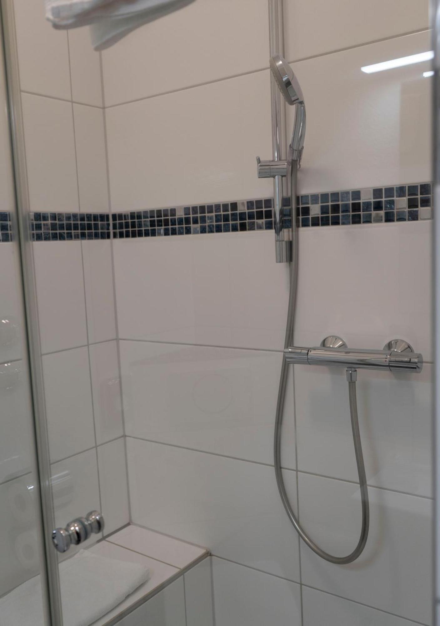 Gaststaette Zur Eiche Hotell Hannover Eksteriør bilde