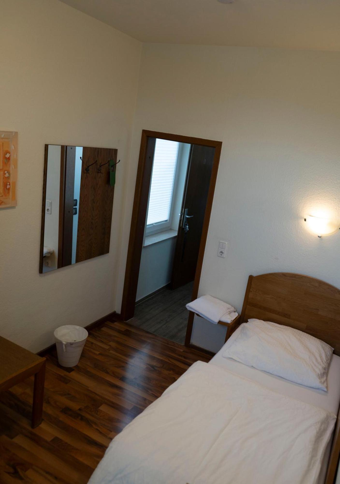 Gaststaette Zur Eiche Hotell Hannover Eksteriør bilde